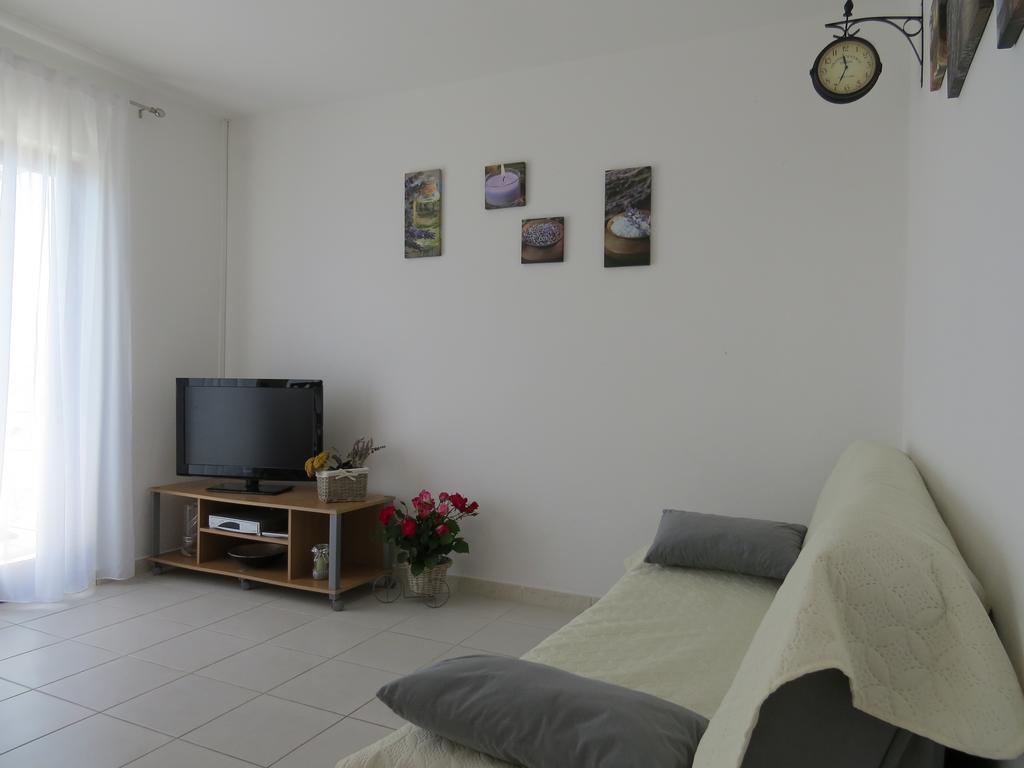 Apartments Lovric - 30 Meters To The Beach Трогир Екстериор снимка