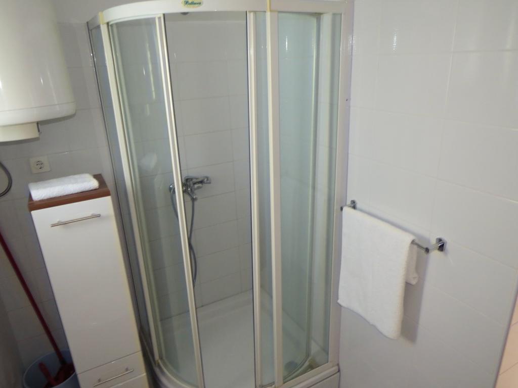 Apartments Lovric - 30 Meters To The Beach Трогир Екстериор снимка