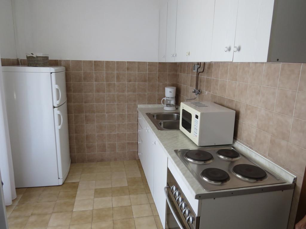 Apartments Lovric - 30 Meters To The Beach Трогир Екстериор снимка